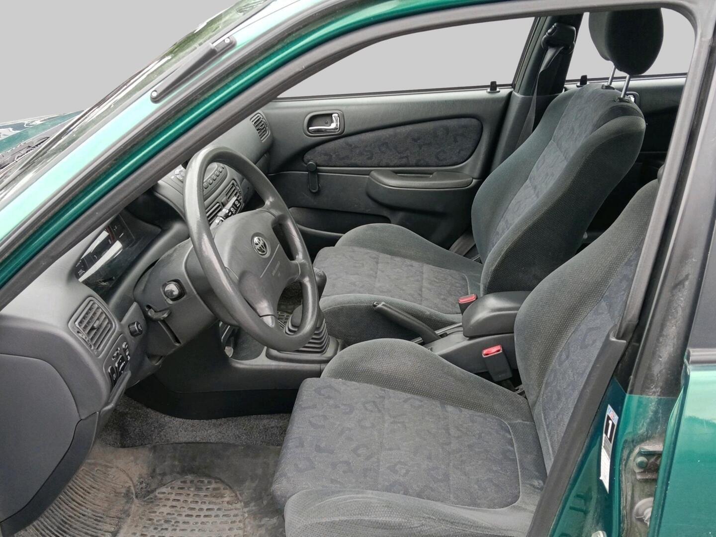 TOYOTA Corolla 2000