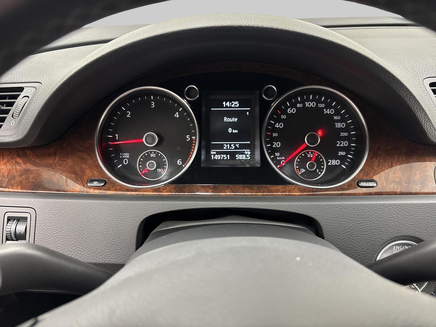 VOLKSWAGEN Passat CC 2010