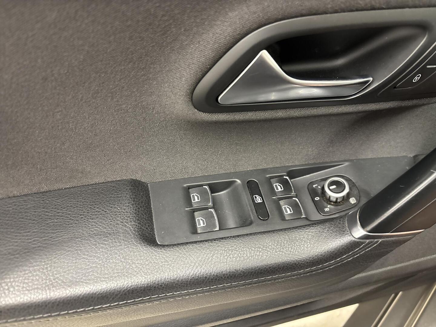 VOLKSWAGEN Passat CC 2010