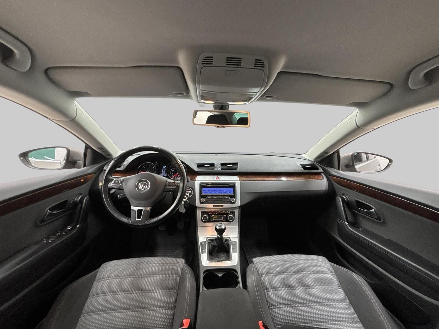VOLKSWAGEN Passat CC 2010