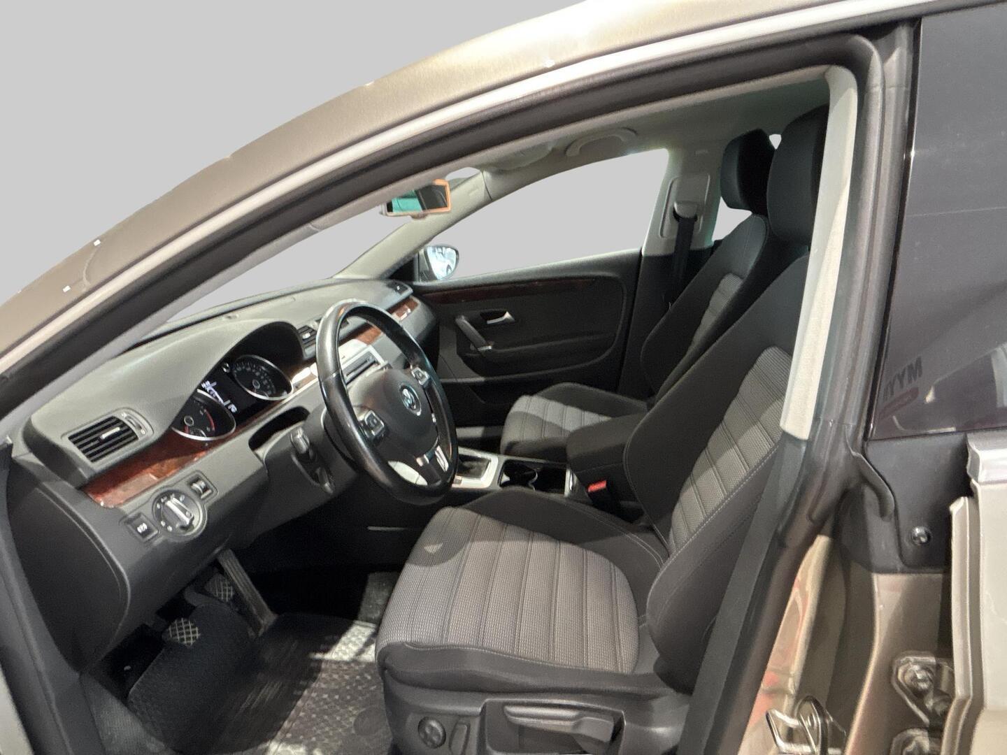 VOLKSWAGEN Passat CC 2010