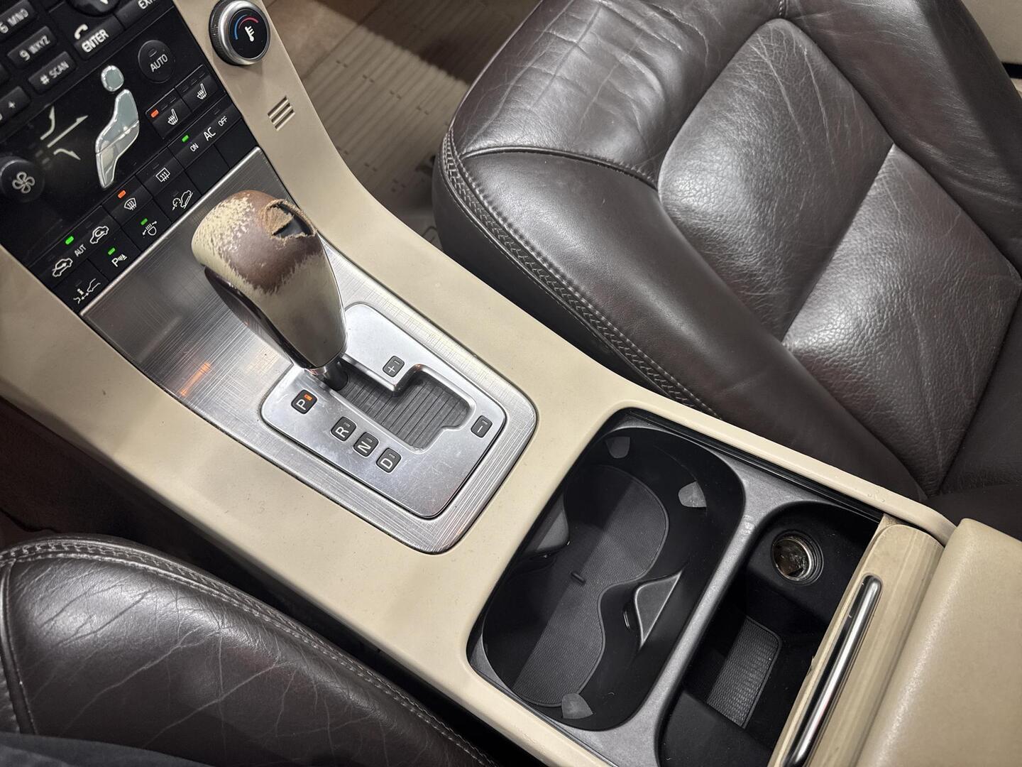 VOLVO XC70 2008