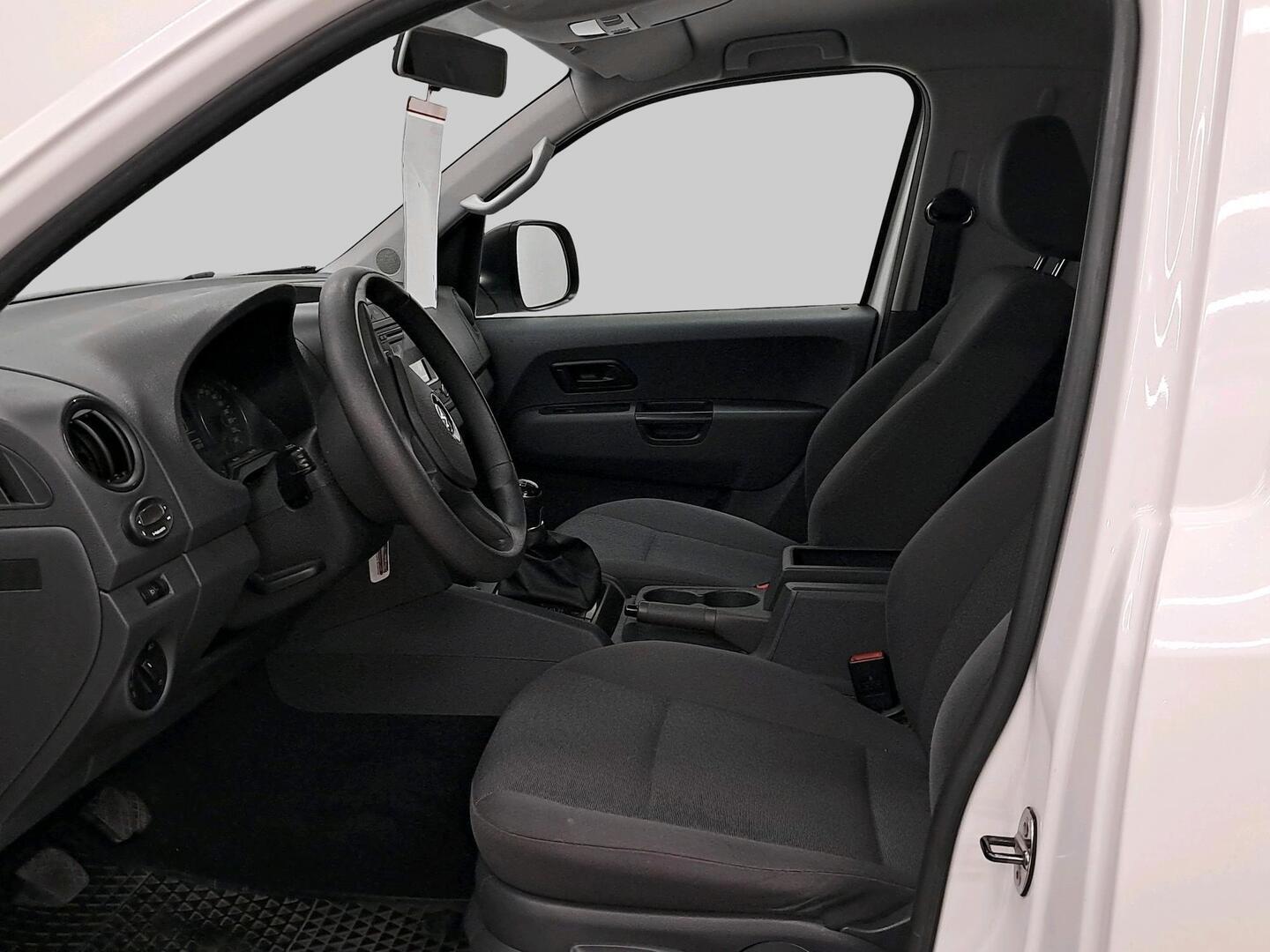 VOLKSWAGEN Amarok 2016