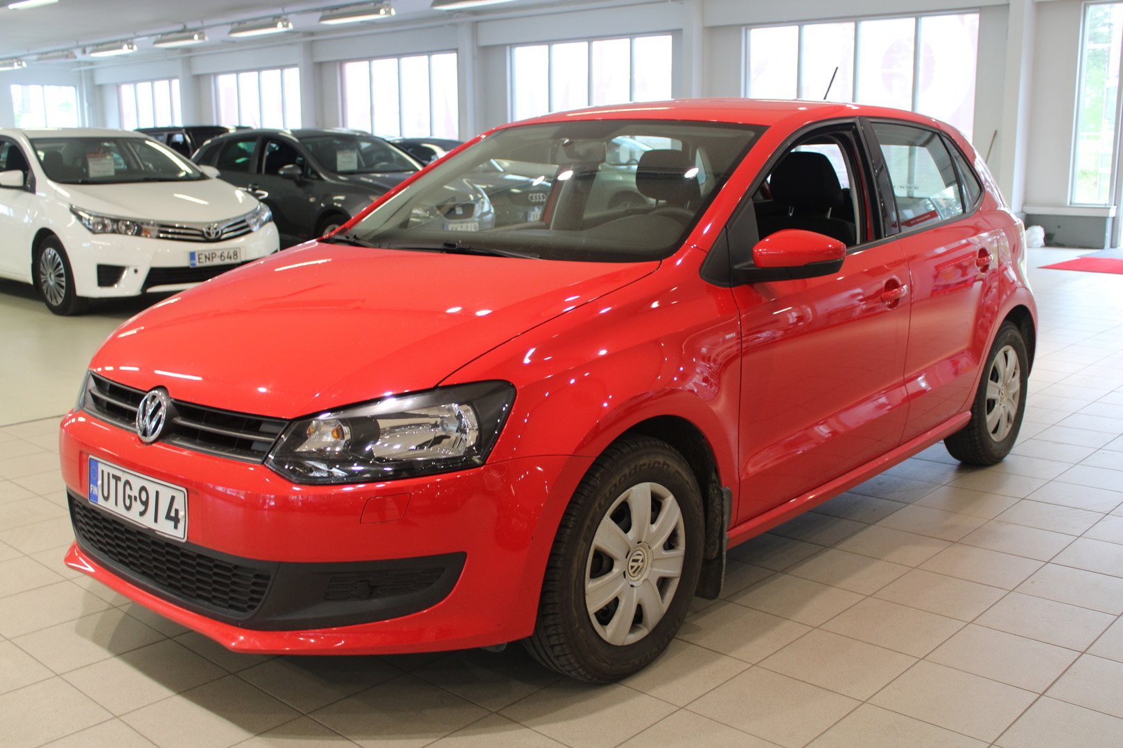 VOLKSWAGEN Polo 2013