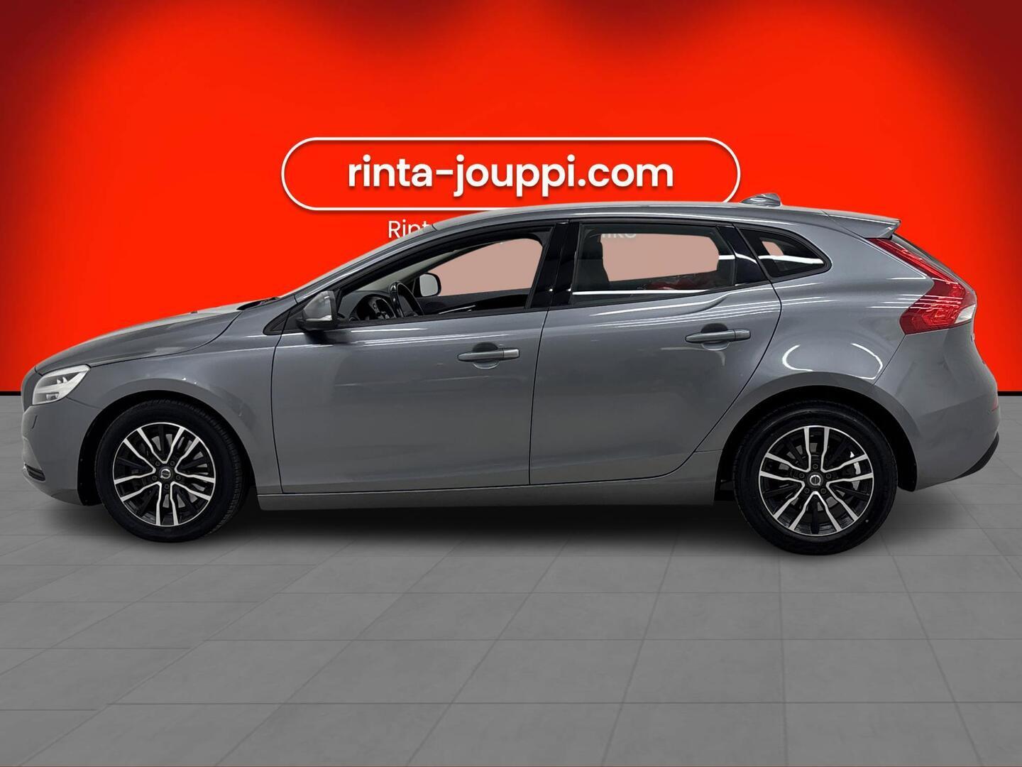 VOLVO V40 2016