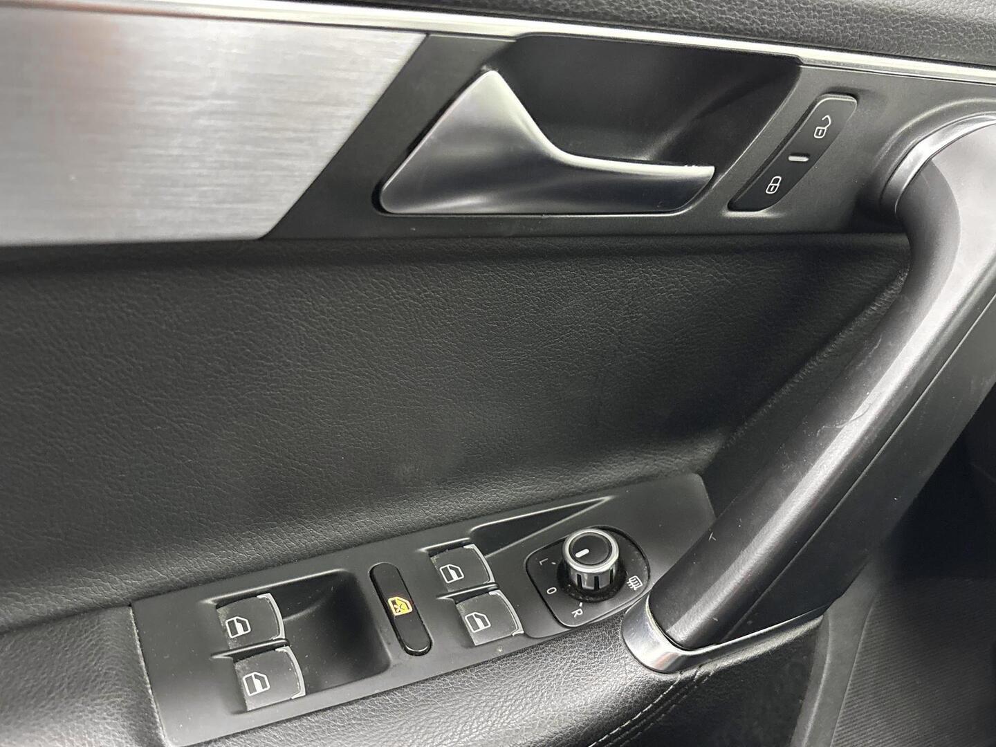 VOLKSWAGEN Passat 2011