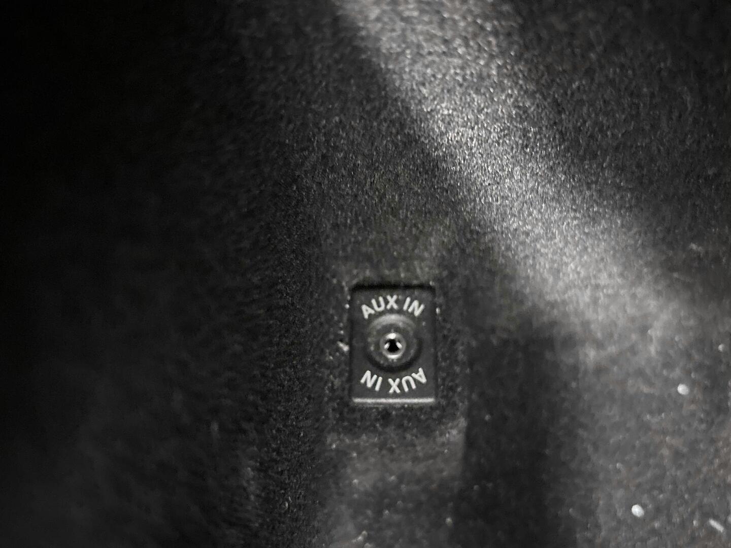 VOLKSWAGEN Passat 2011