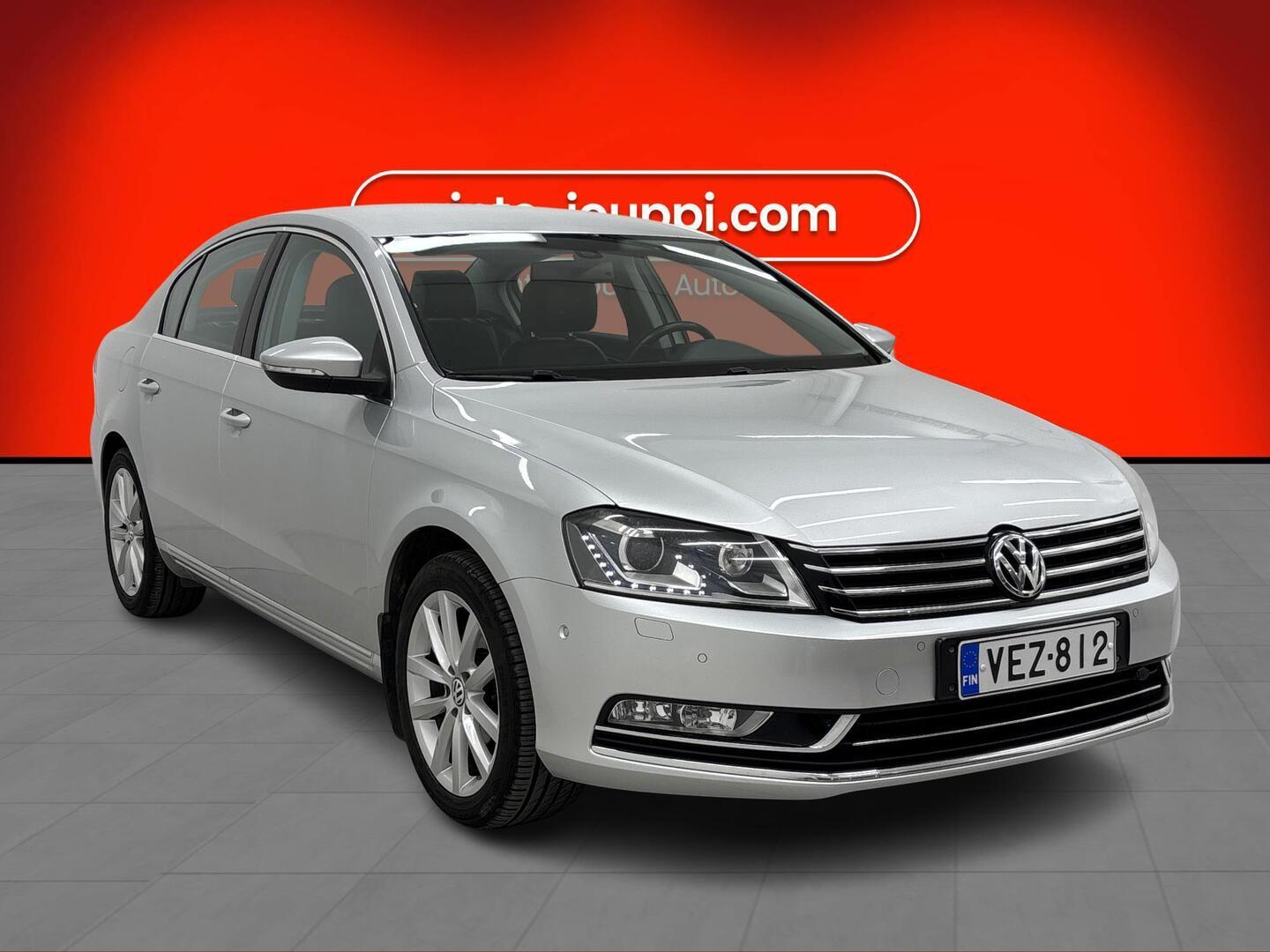 VOLKSWAGEN Passat 2011