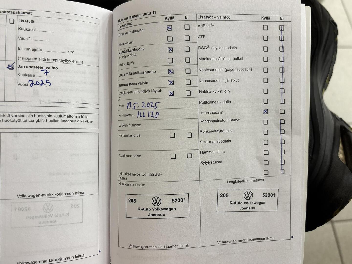 VOLKSWAGEN Passat 2011