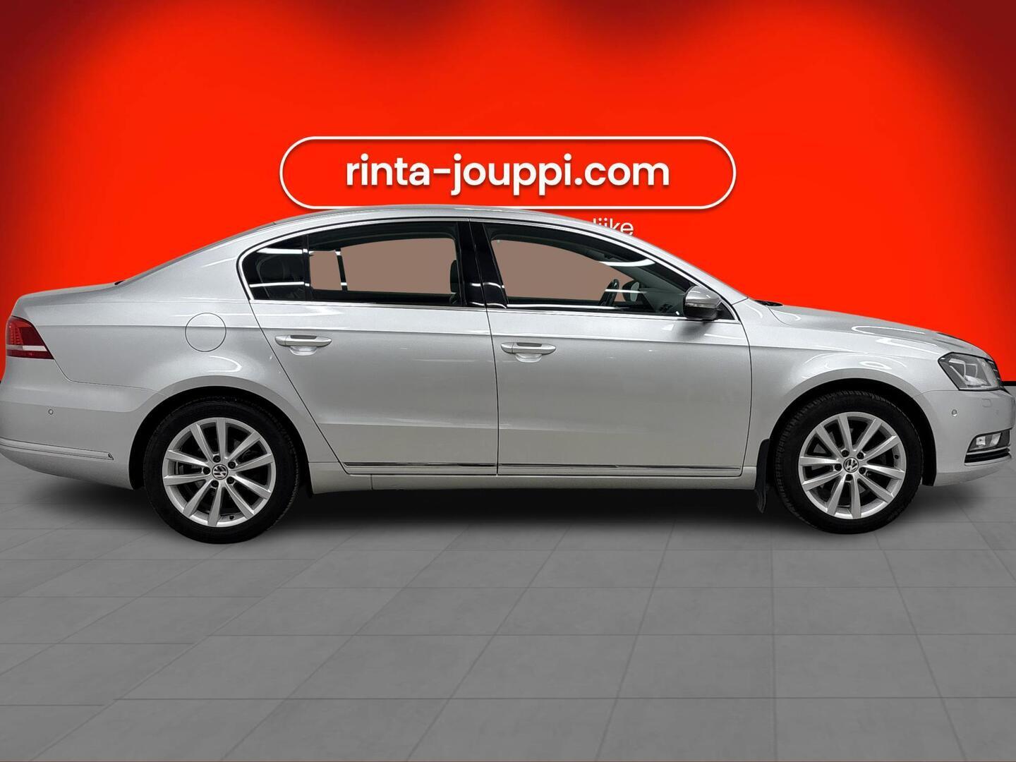 VOLKSWAGEN Passat 2011