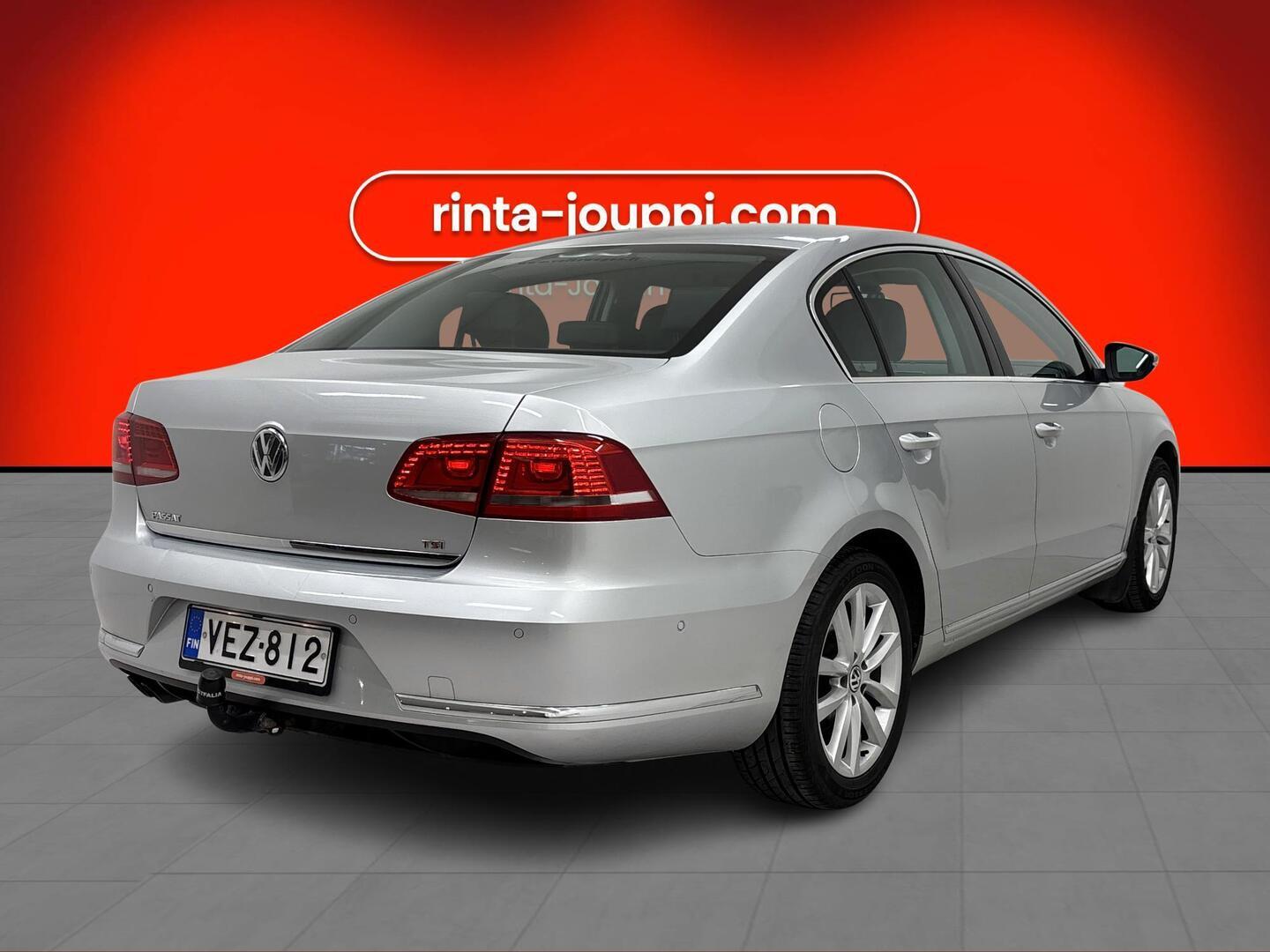 VOLKSWAGEN Passat 2011