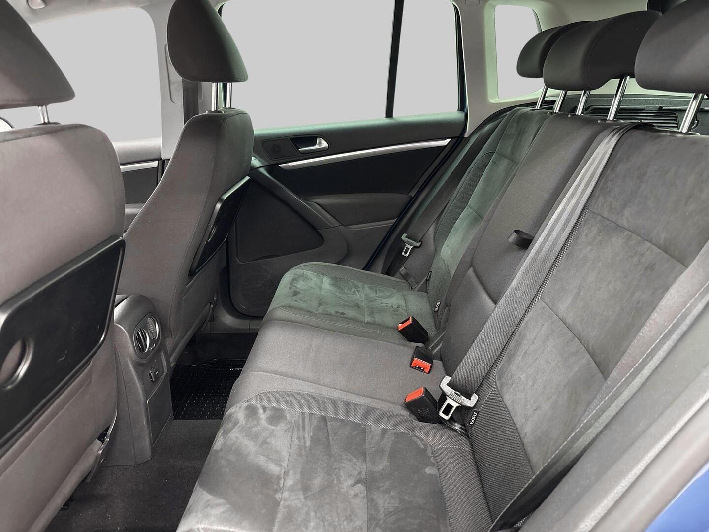 VOLKSWAGEN Tiguan 2012