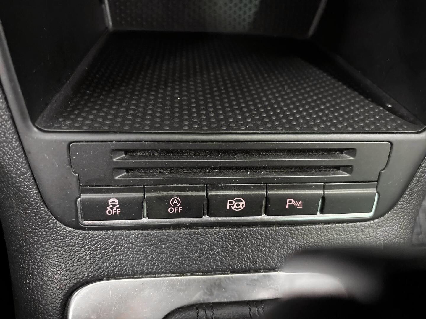 VOLKSWAGEN Tiguan 2012