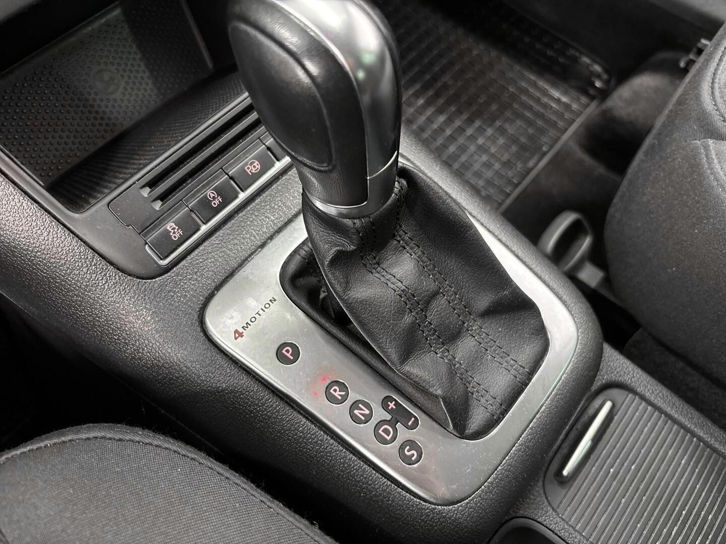 VOLKSWAGEN Tiguan 2012