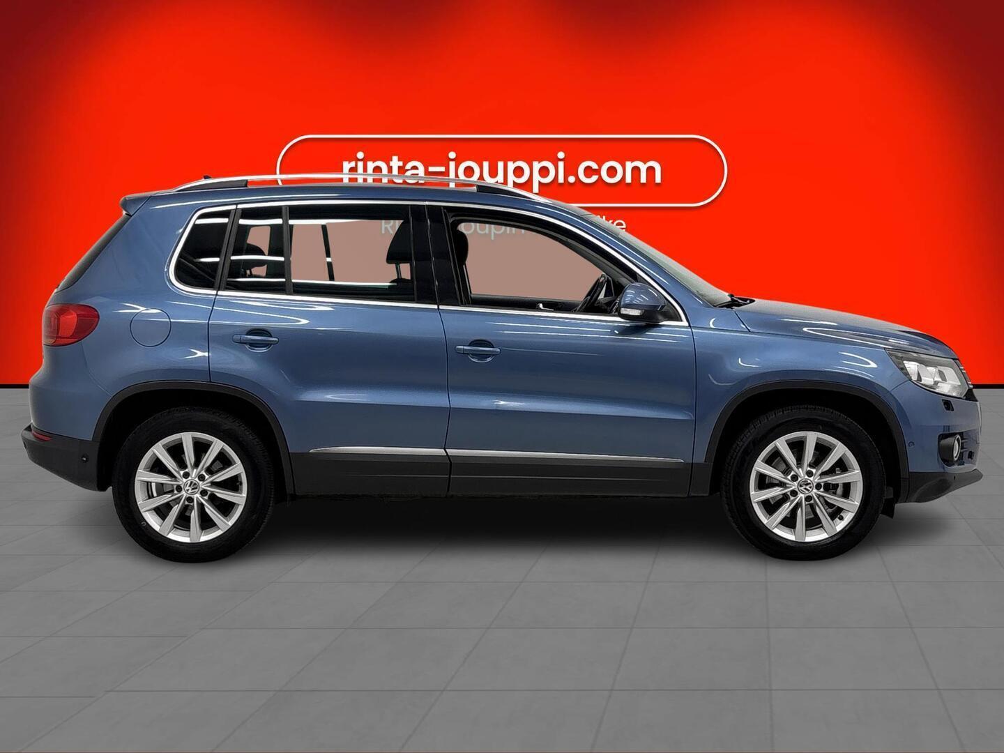 VOLKSWAGEN Tiguan 2012