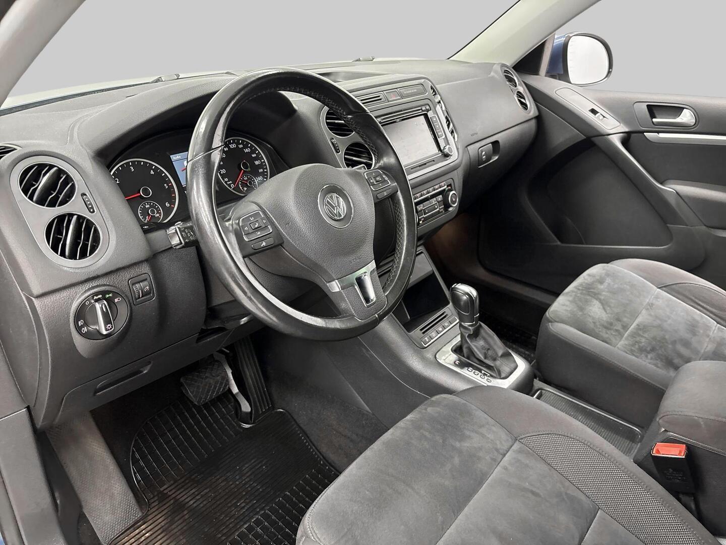 VOLKSWAGEN Tiguan 2012