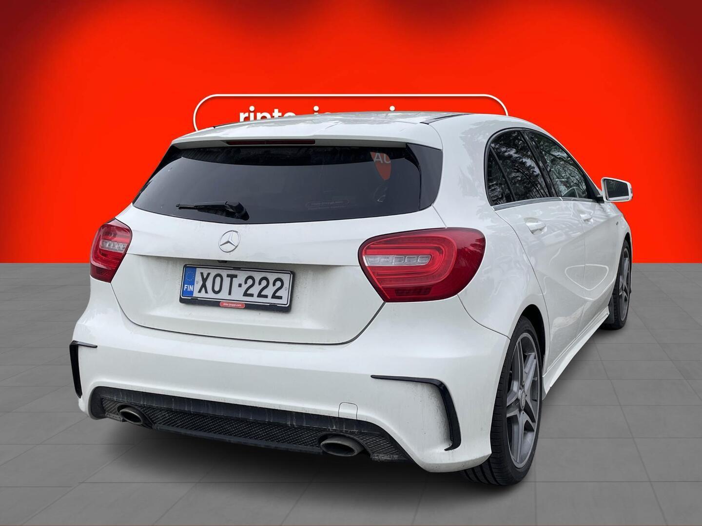 MERCEDES-BENZ A 2015
