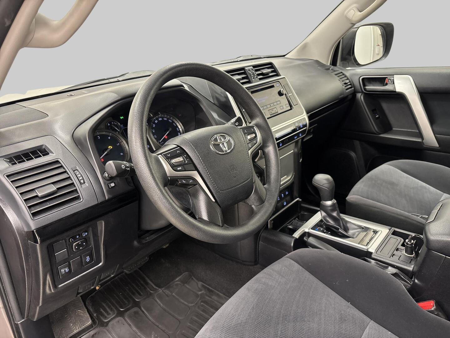 TOYOTA Land Cruiser 2020