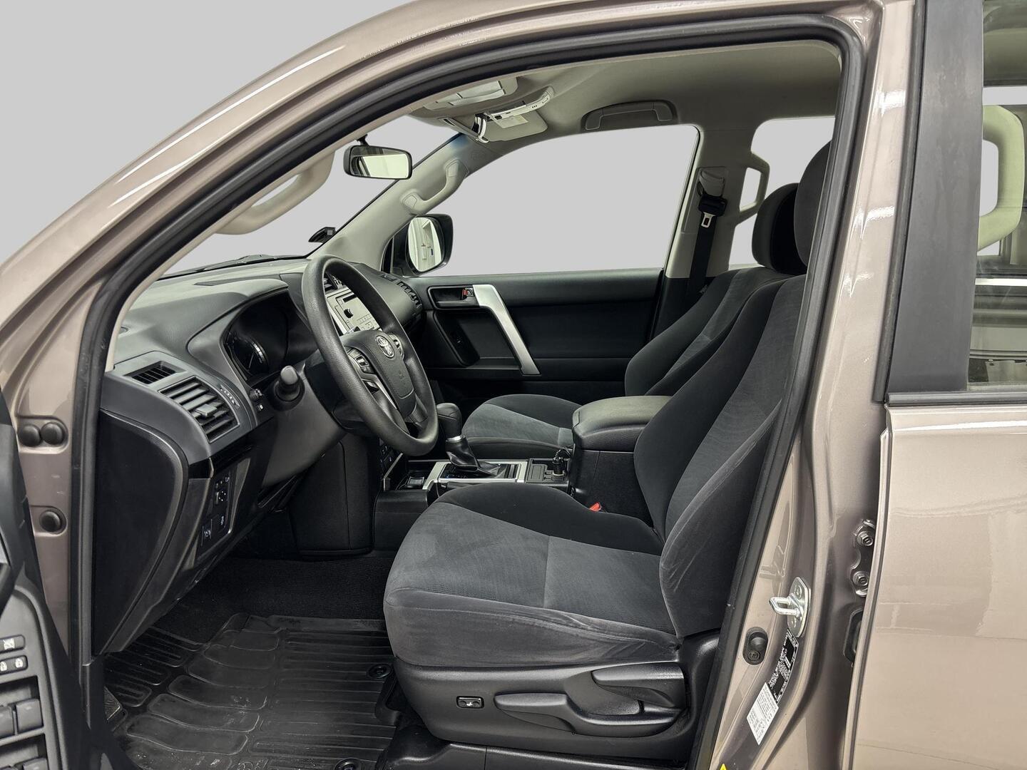 TOYOTA Land Cruiser 2020