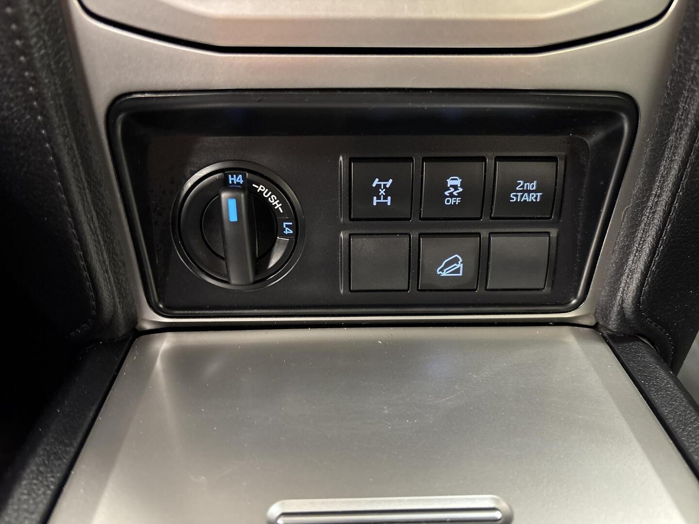 TOYOTA Land Cruiser 2020