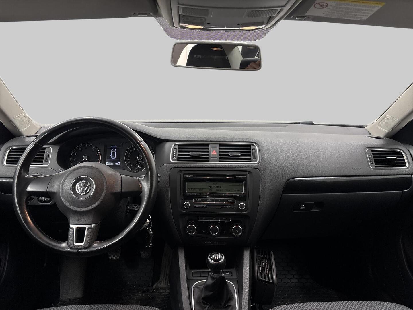 VOLKSWAGEN Jetta 2011