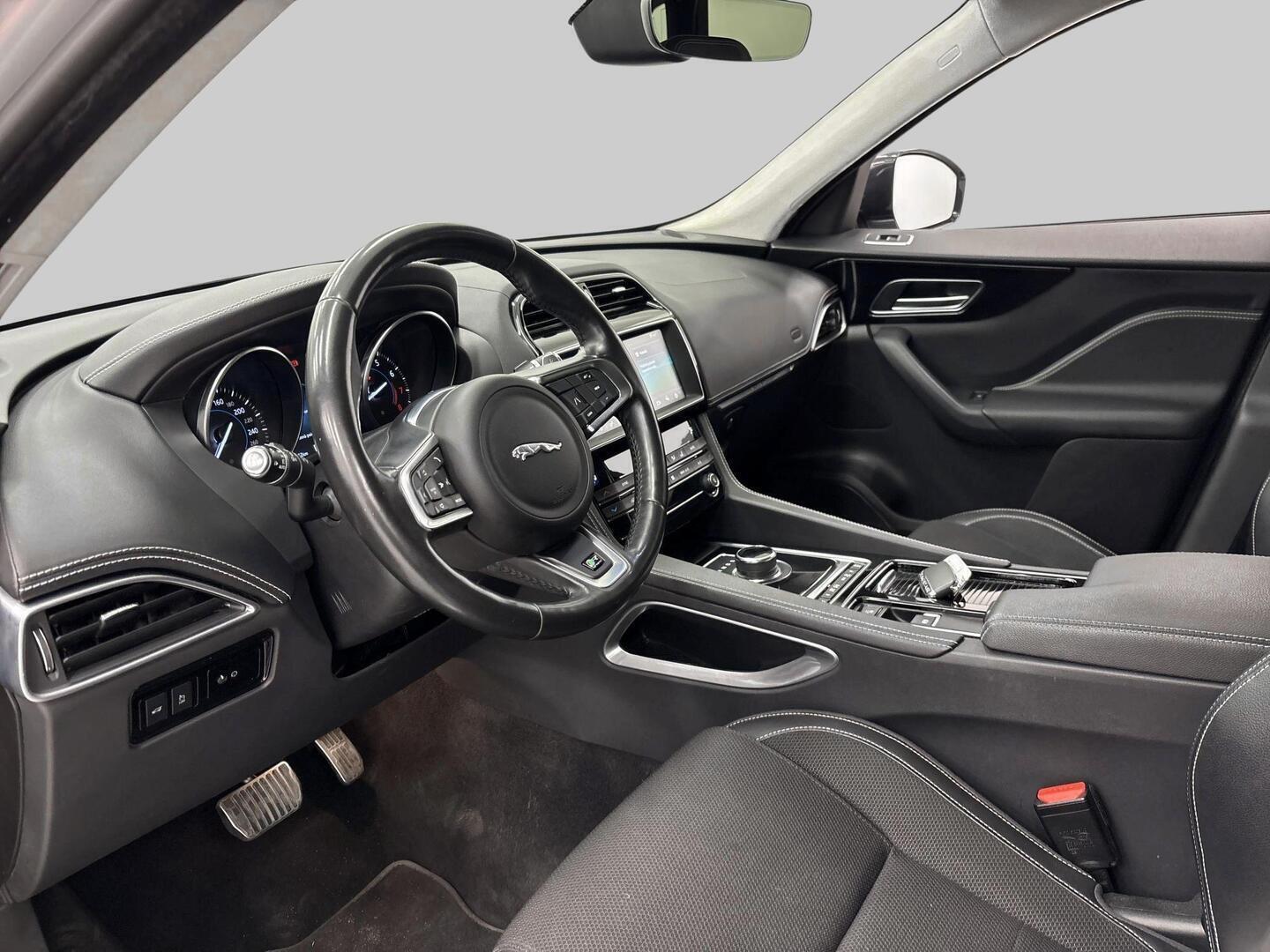 JAGUAR F-PACE 2019