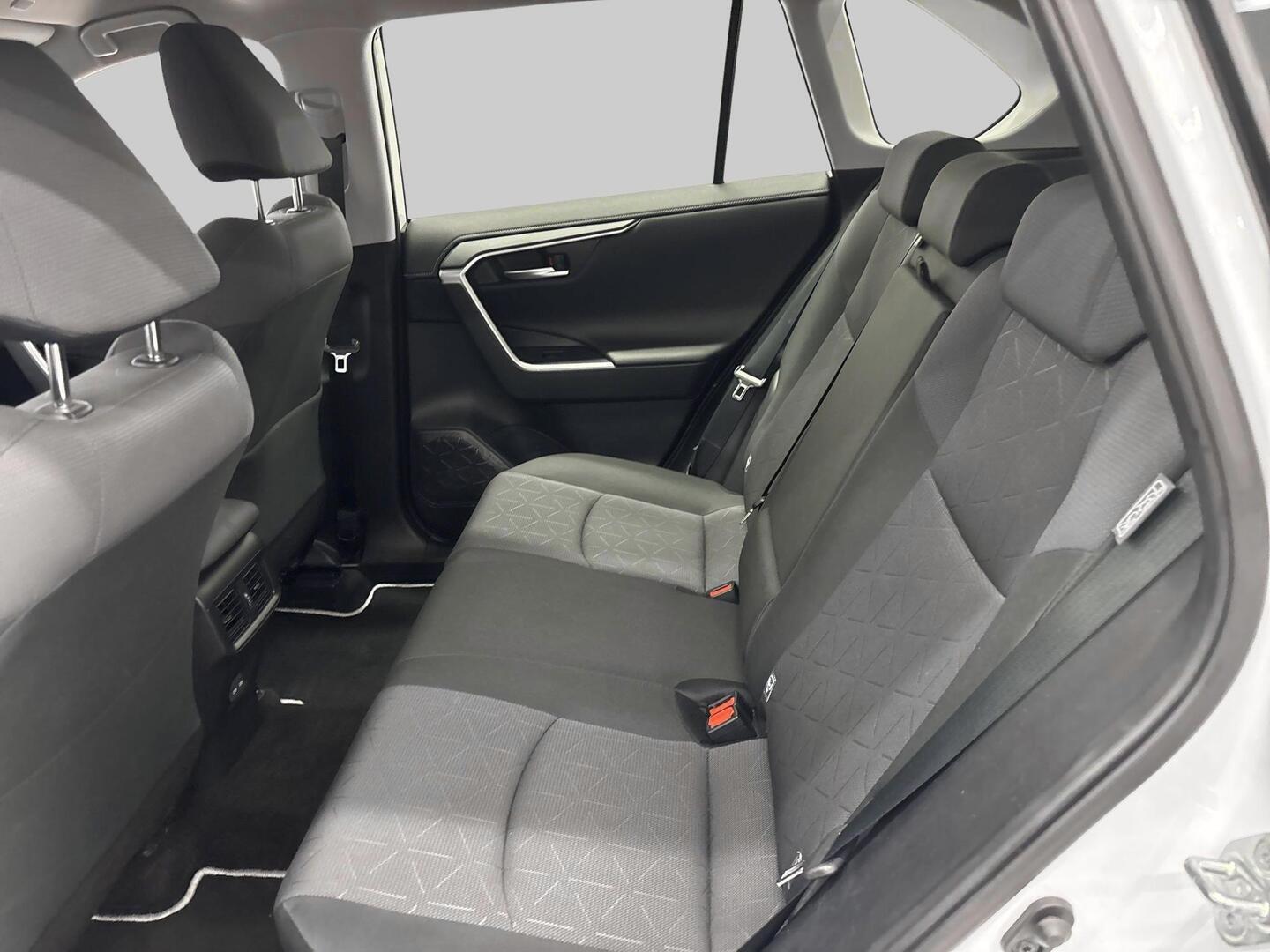 TOYOTA RAV4 2024