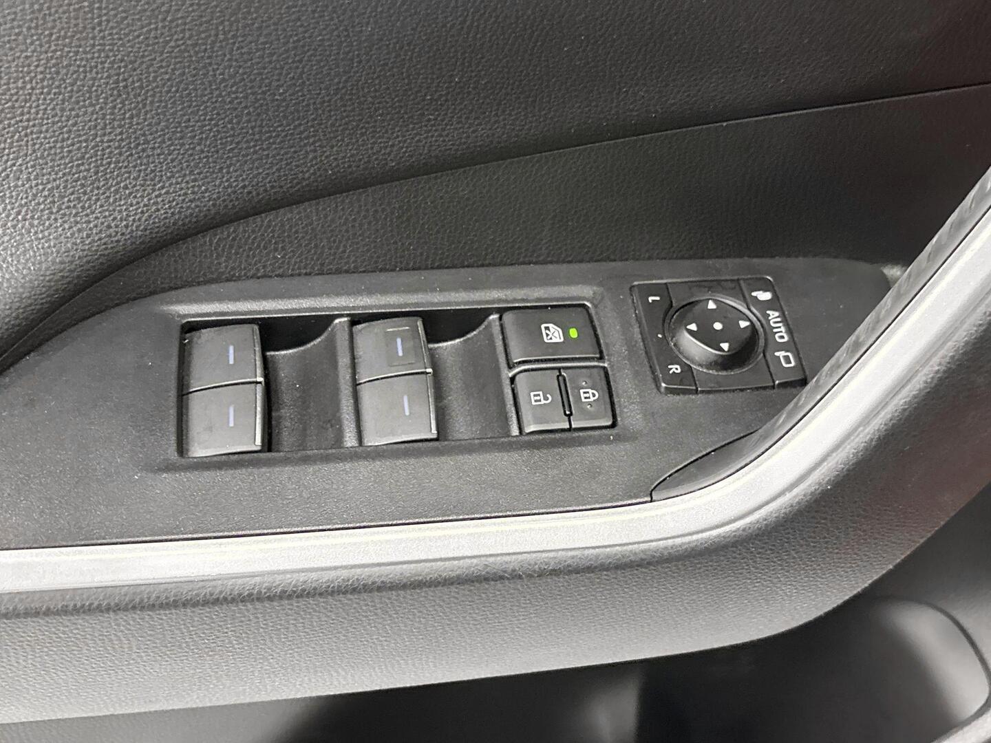 TOYOTA RAV4 2024