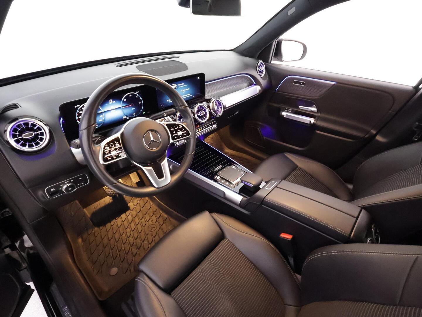 MERCEDES-BENZ EQB 2023