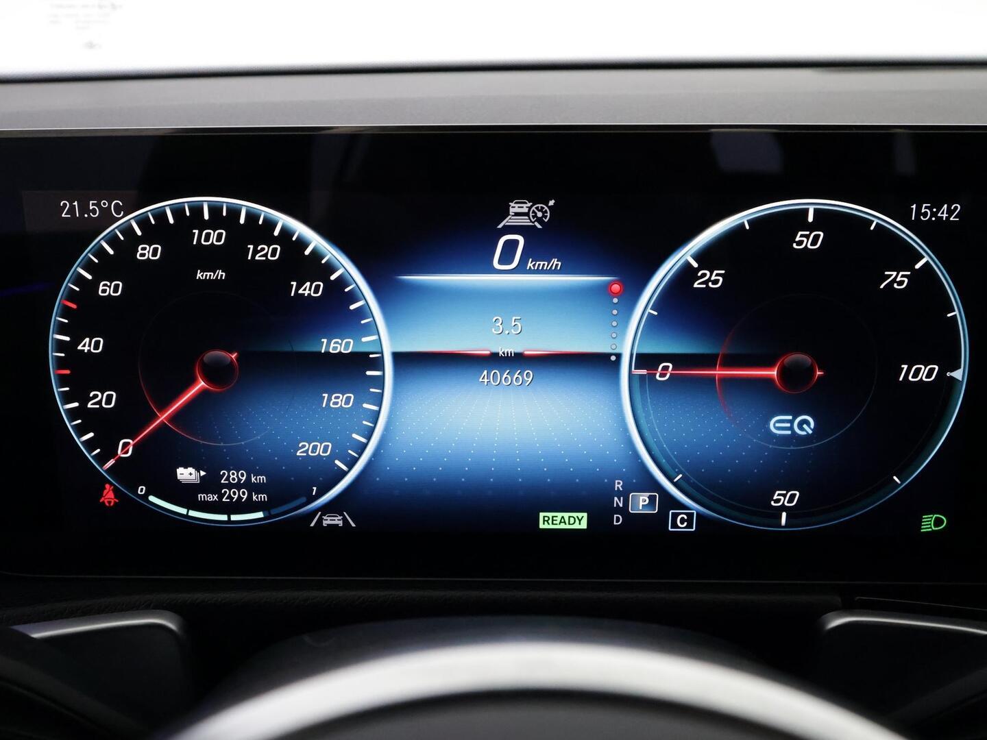 MERCEDES-BENZ EQB 2023
