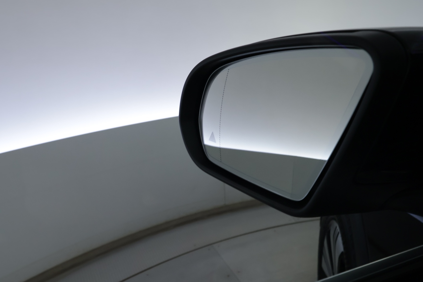 MERCEDES-BENZ EQB 2023