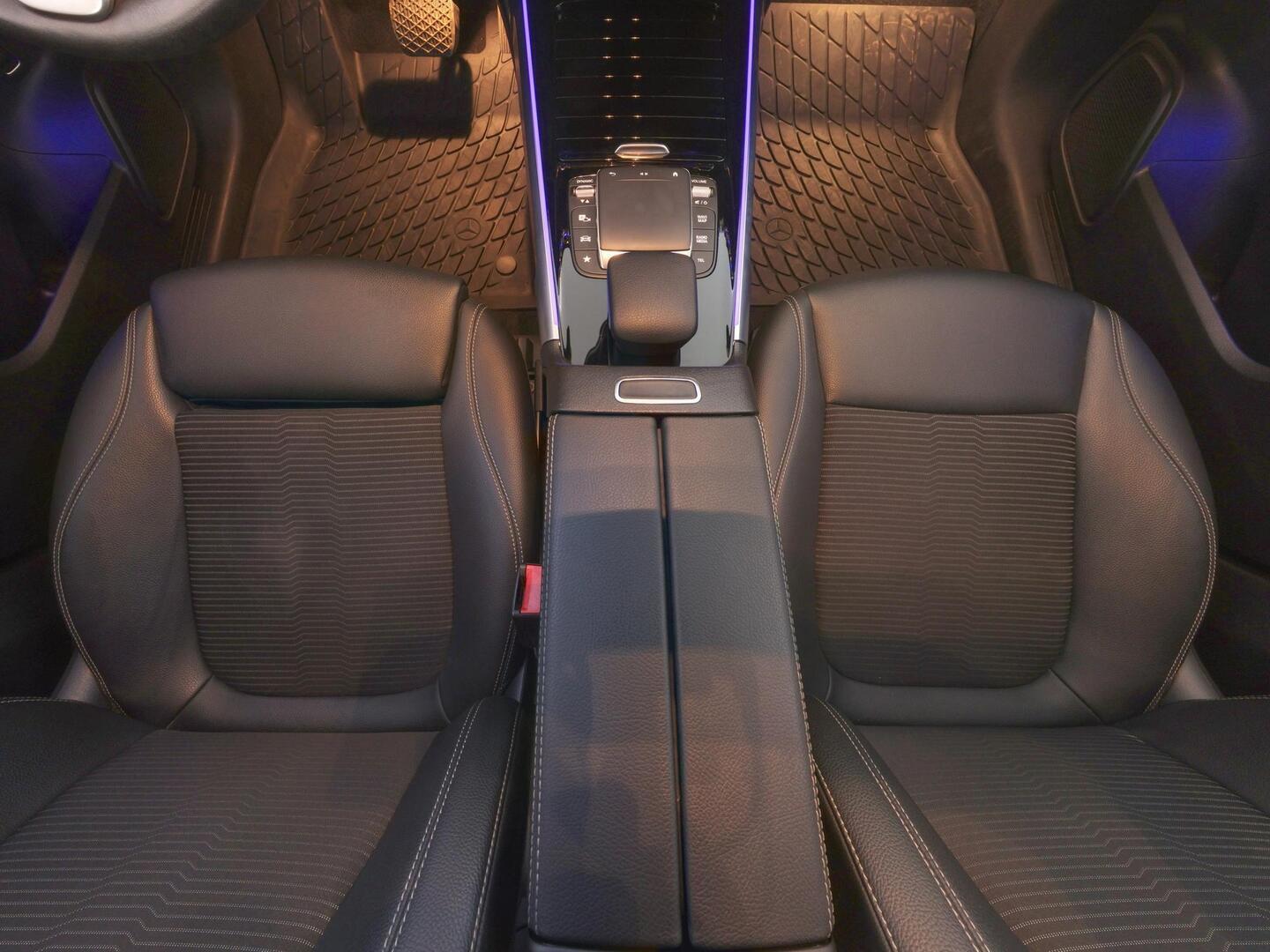 MERCEDES-BENZ EQB 2023