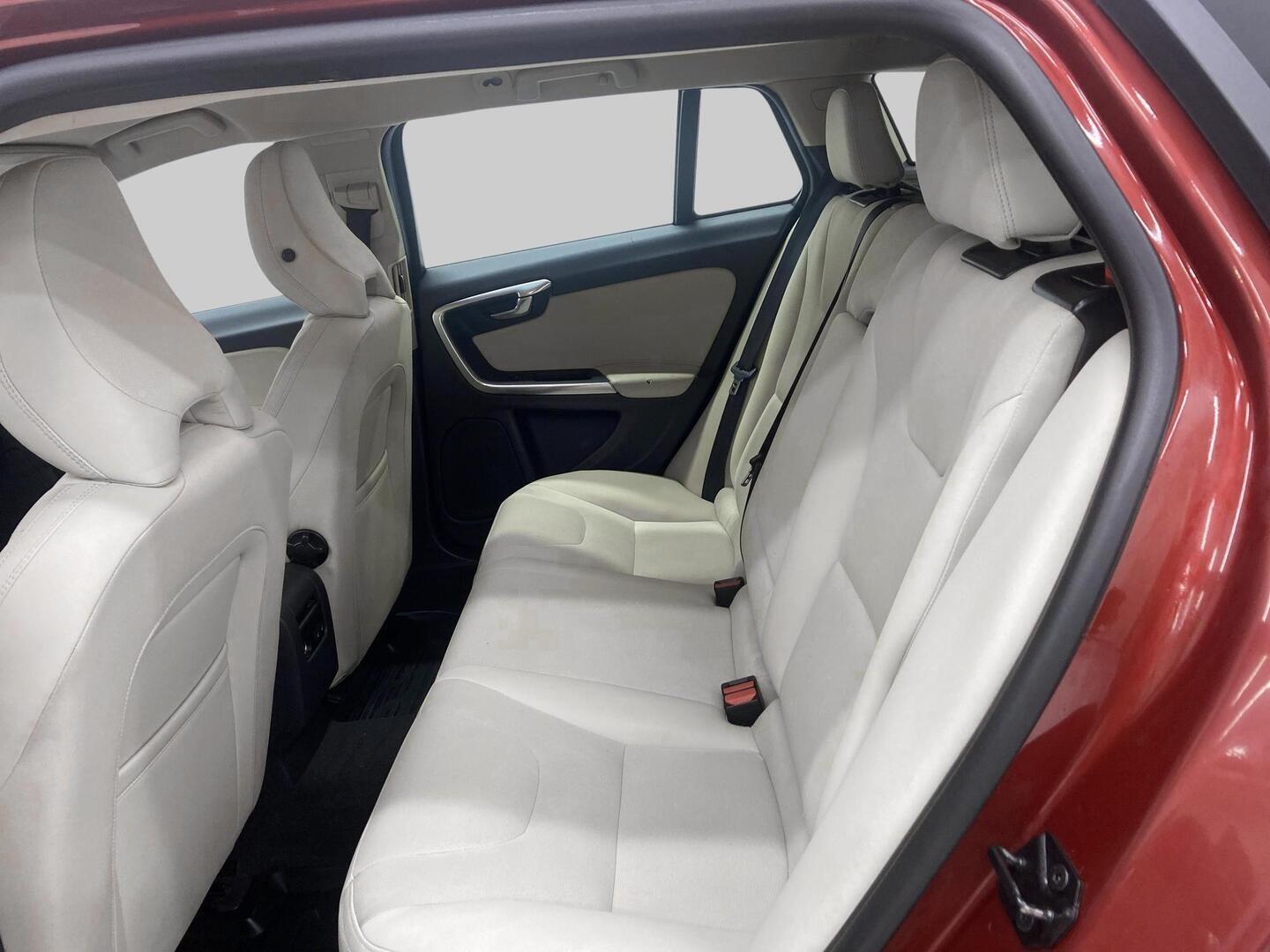 VOLVO V60 2012