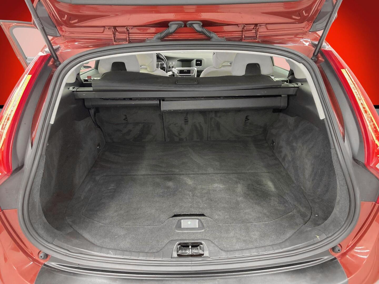 VOLVO V60 2012