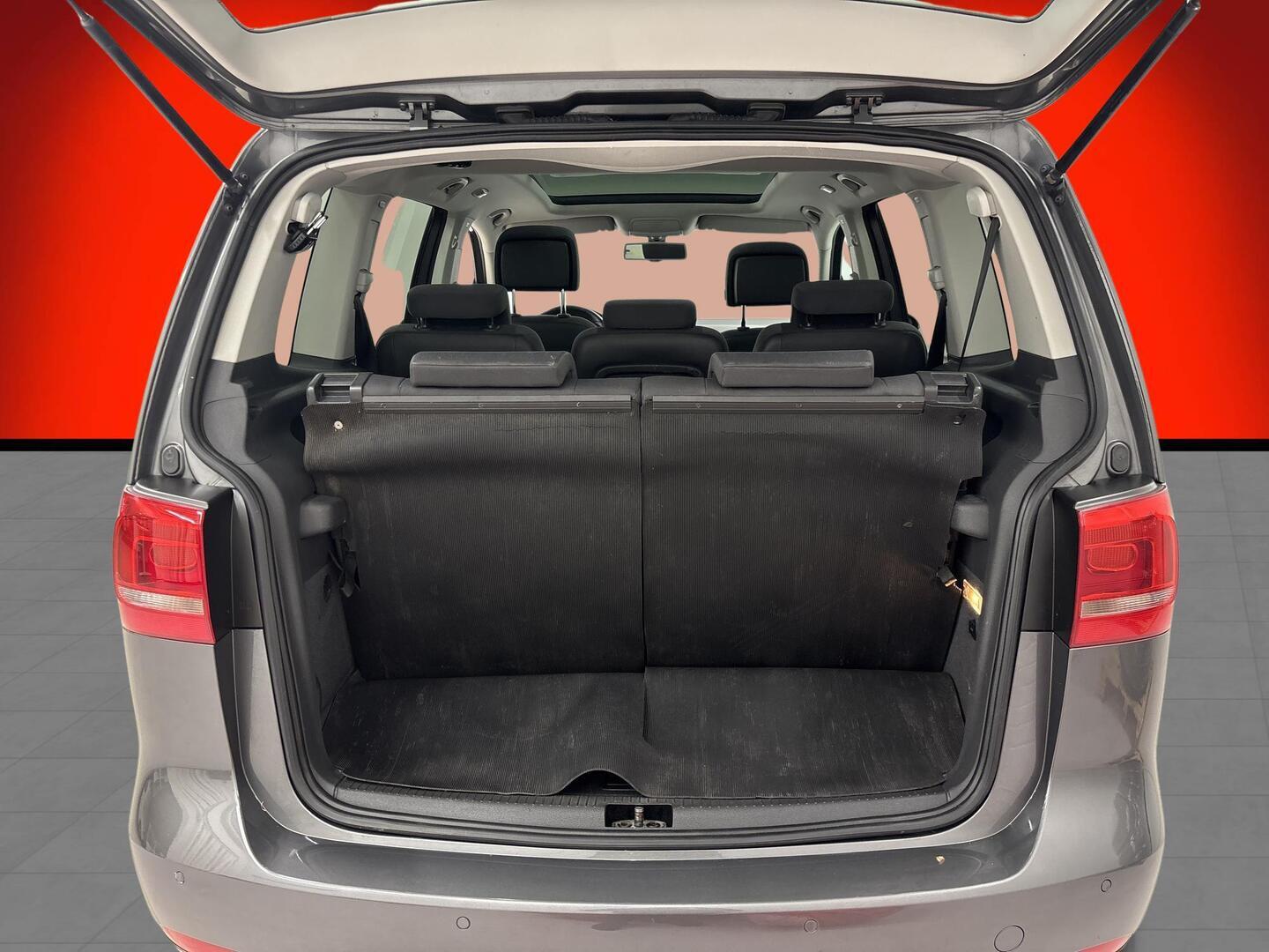 VOLKSWAGEN Touran 2014