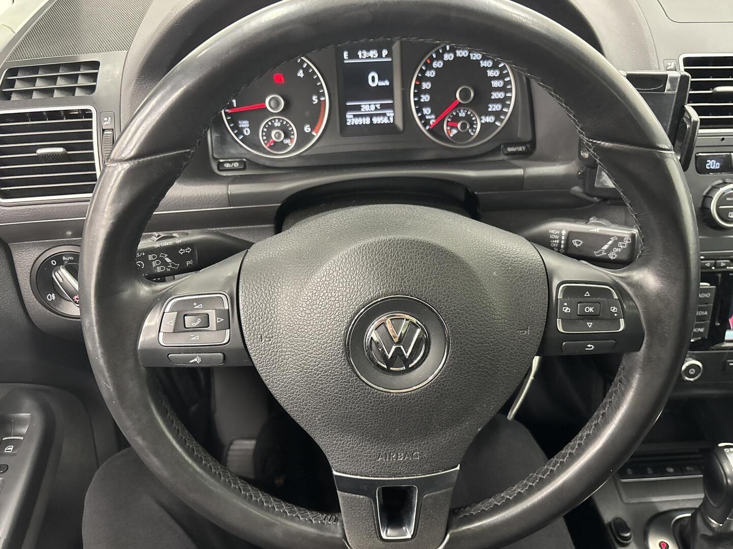 VOLKSWAGEN Touran 2014