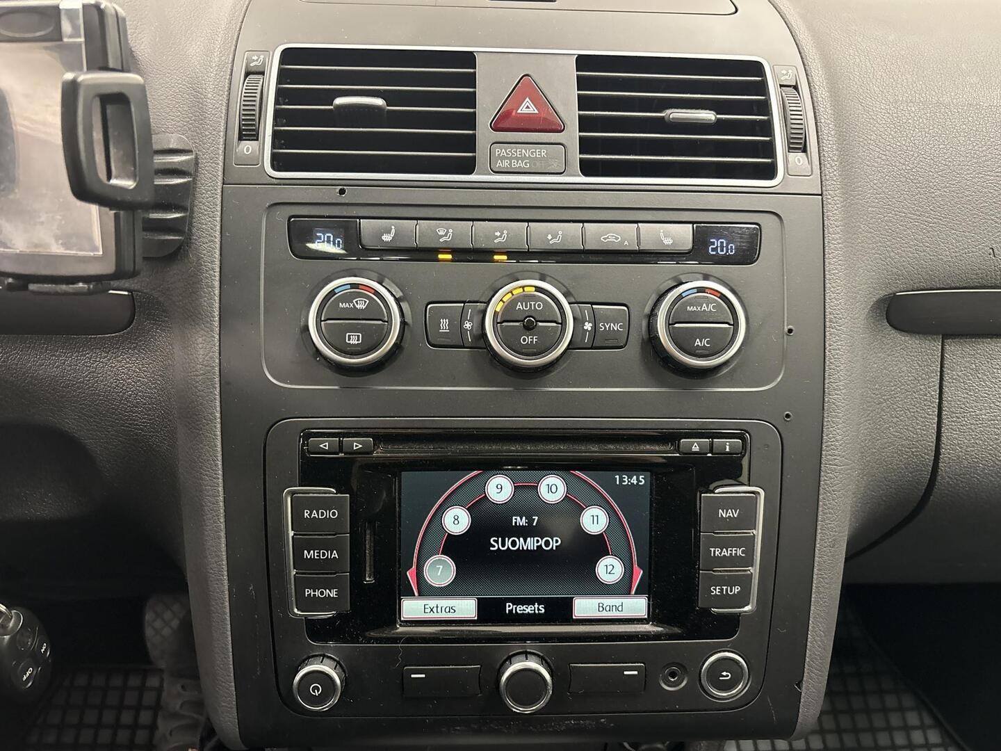 VOLKSWAGEN Touran 2014