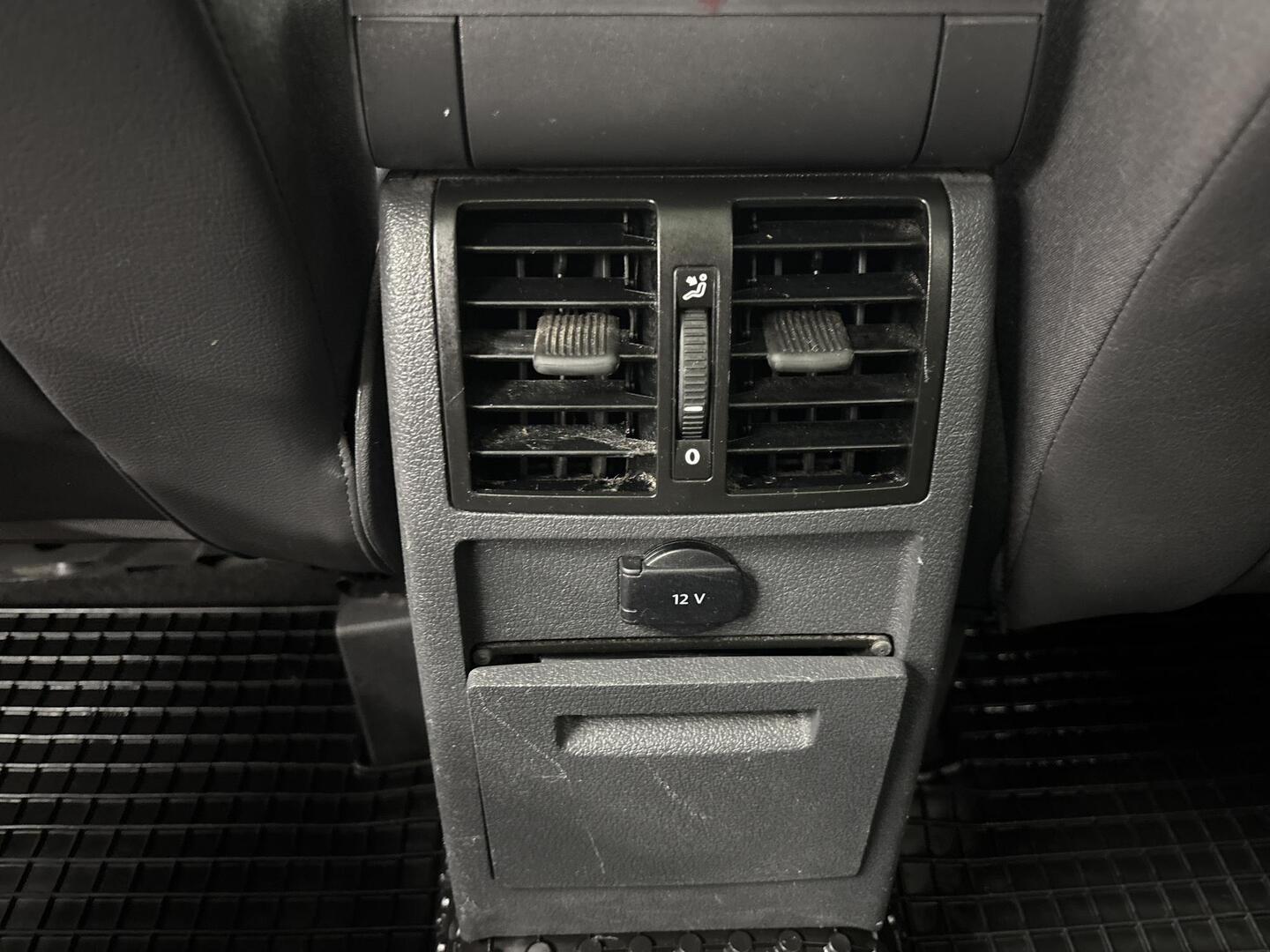 VOLKSWAGEN Touran 2014