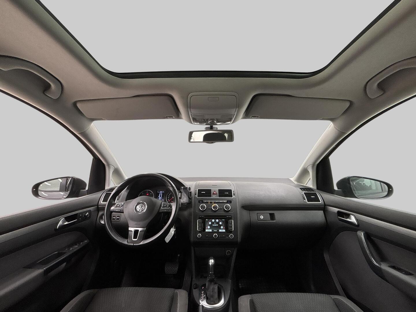 VOLKSWAGEN Touran 2014