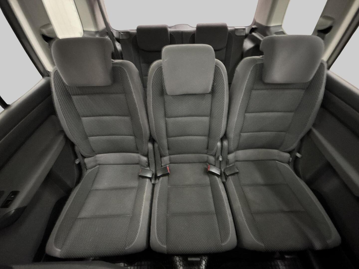 VOLKSWAGEN Touran 2014