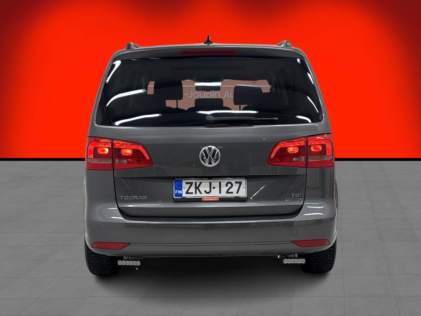 VOLKSWAGEN Touran 2014