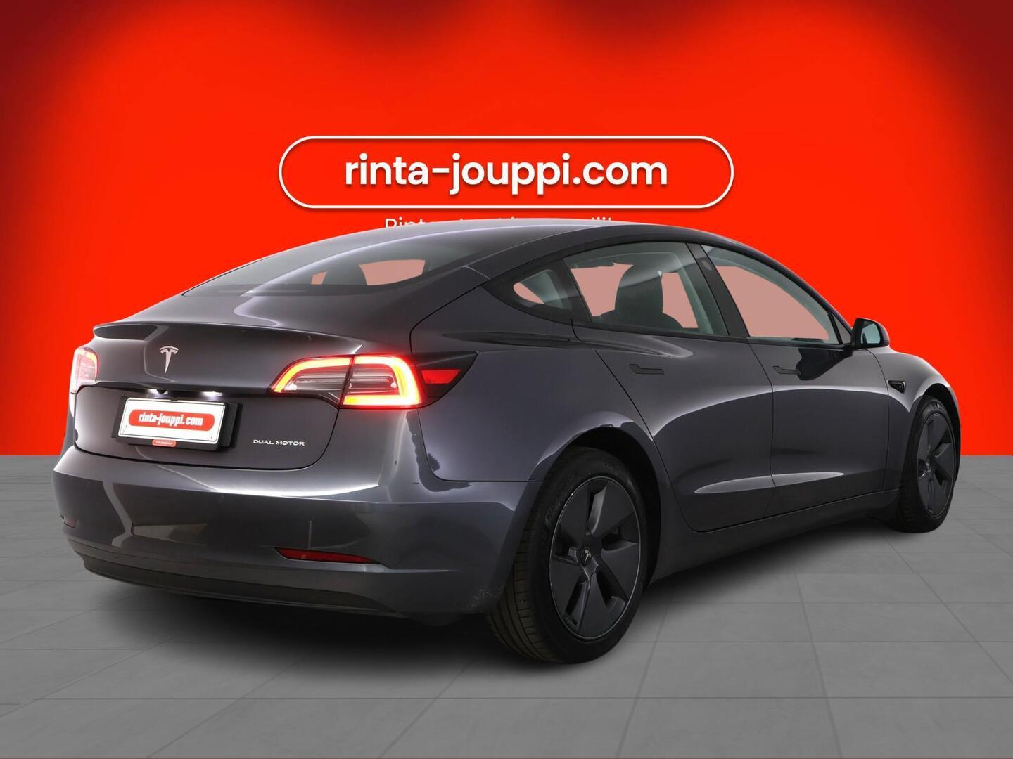 TESLA MODEL 3 2022