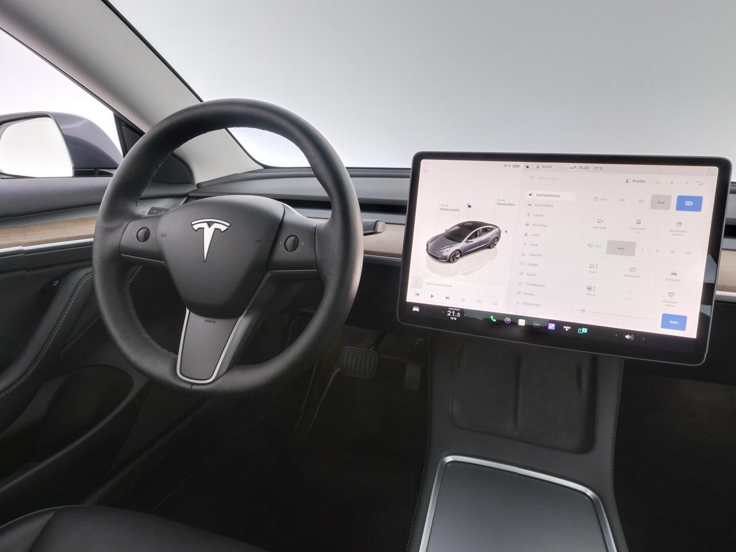 TESLA MODEL 3 2022
