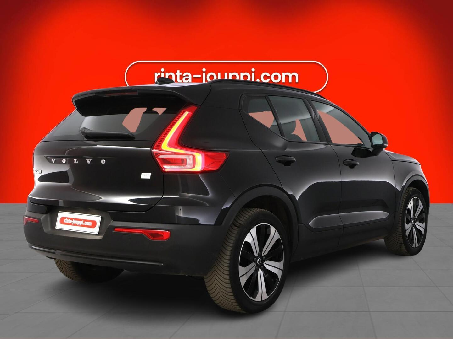 VOLVO XC40 2023