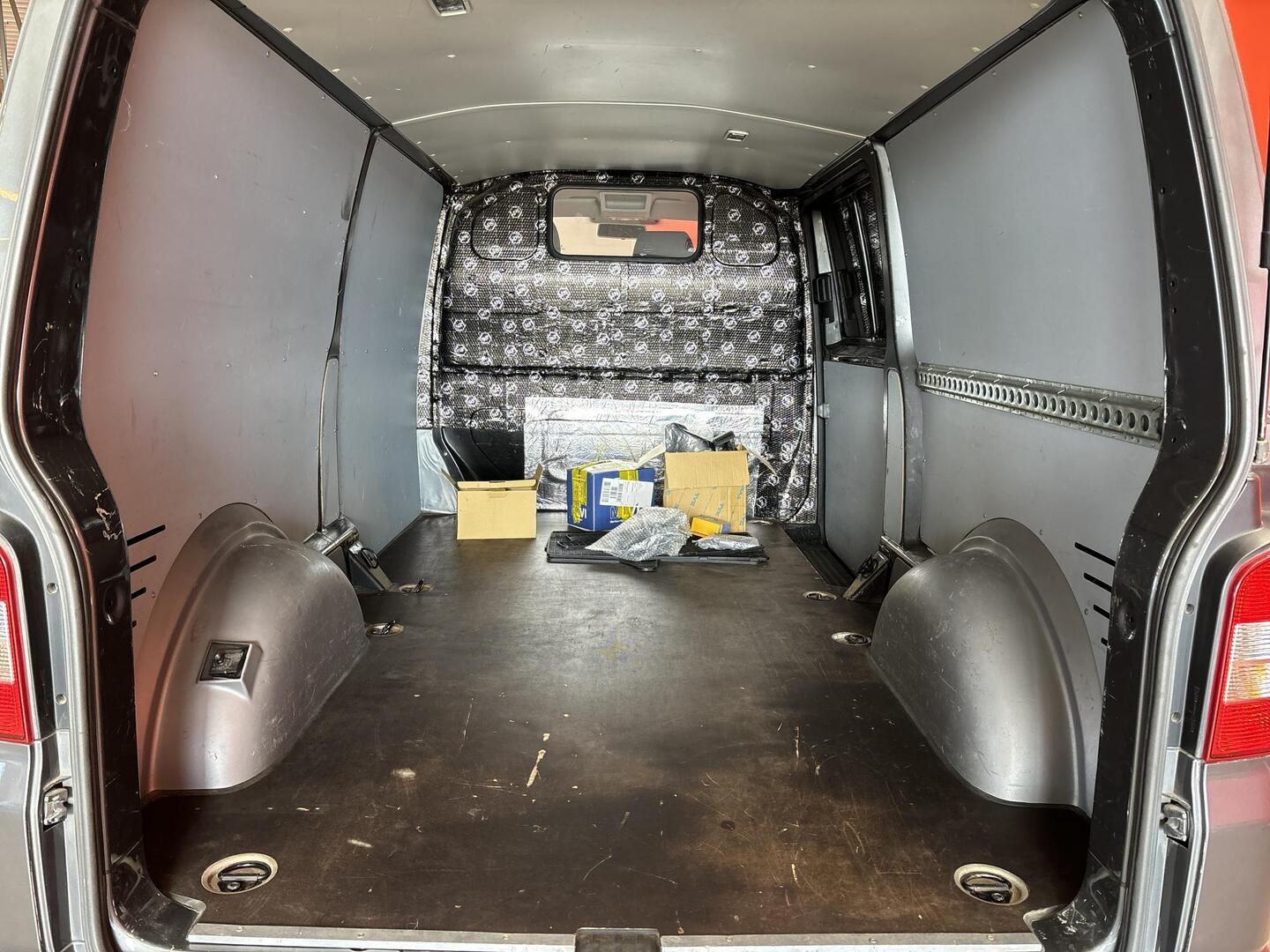 VOLKSWAGEN Transporter 2011