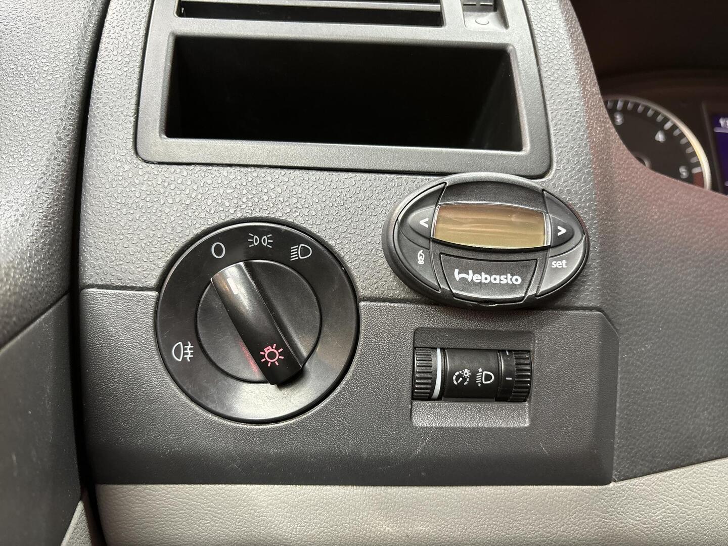 VOLKSWAGEN Transporter 2011
