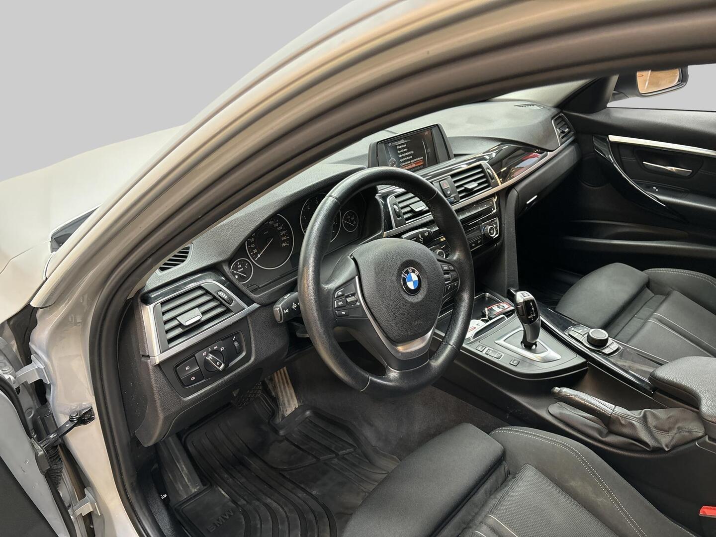 BMW 320 2016