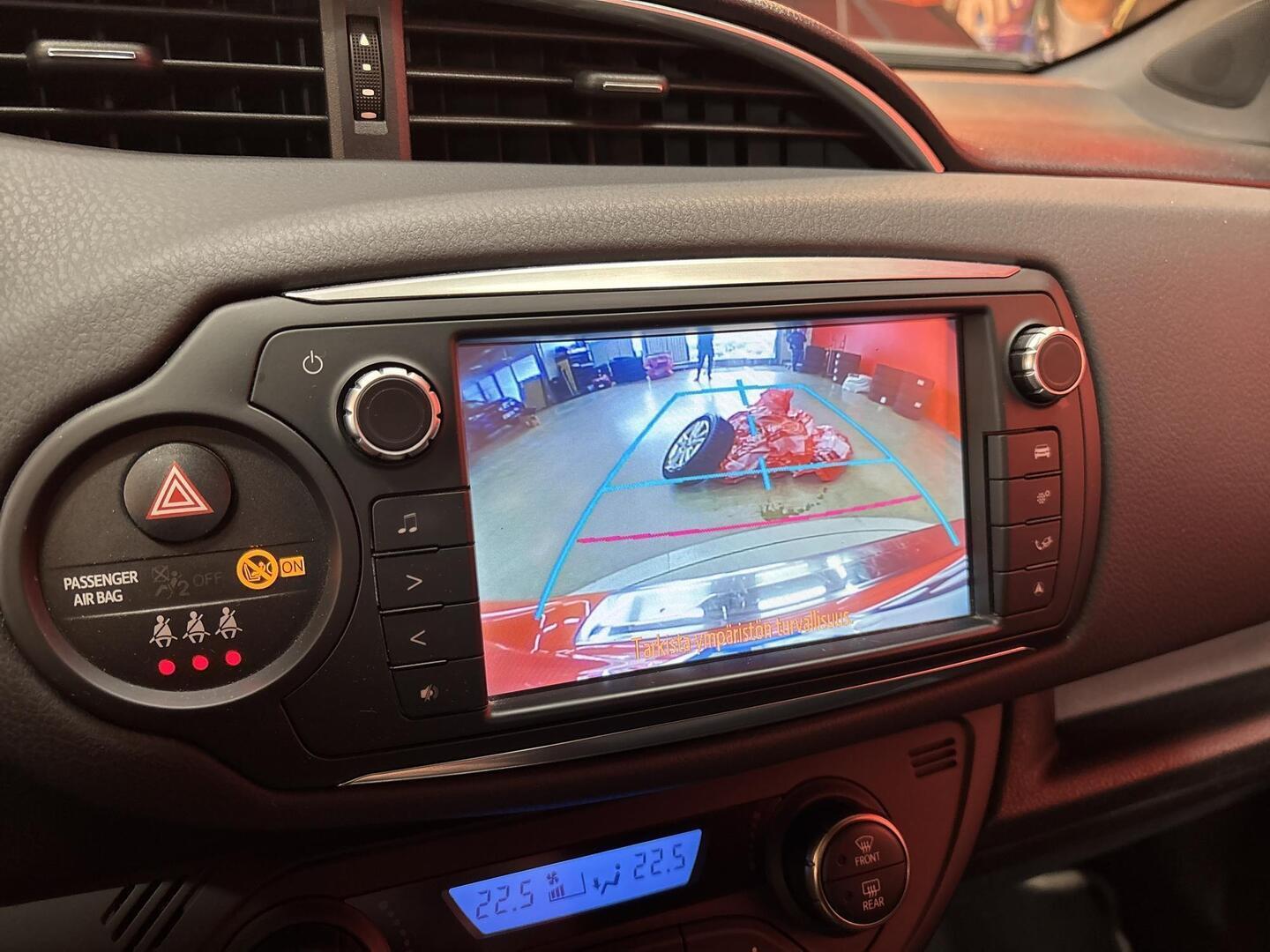 TOYOTA Yaris 2017