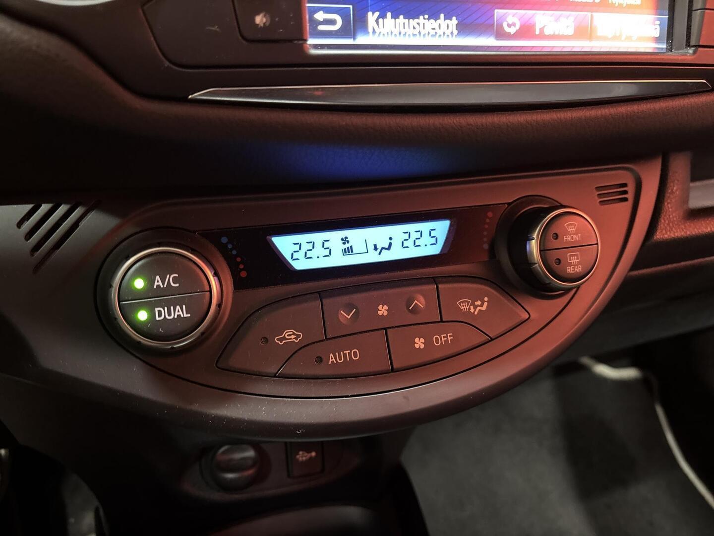 TOYOTA Yaris 2017