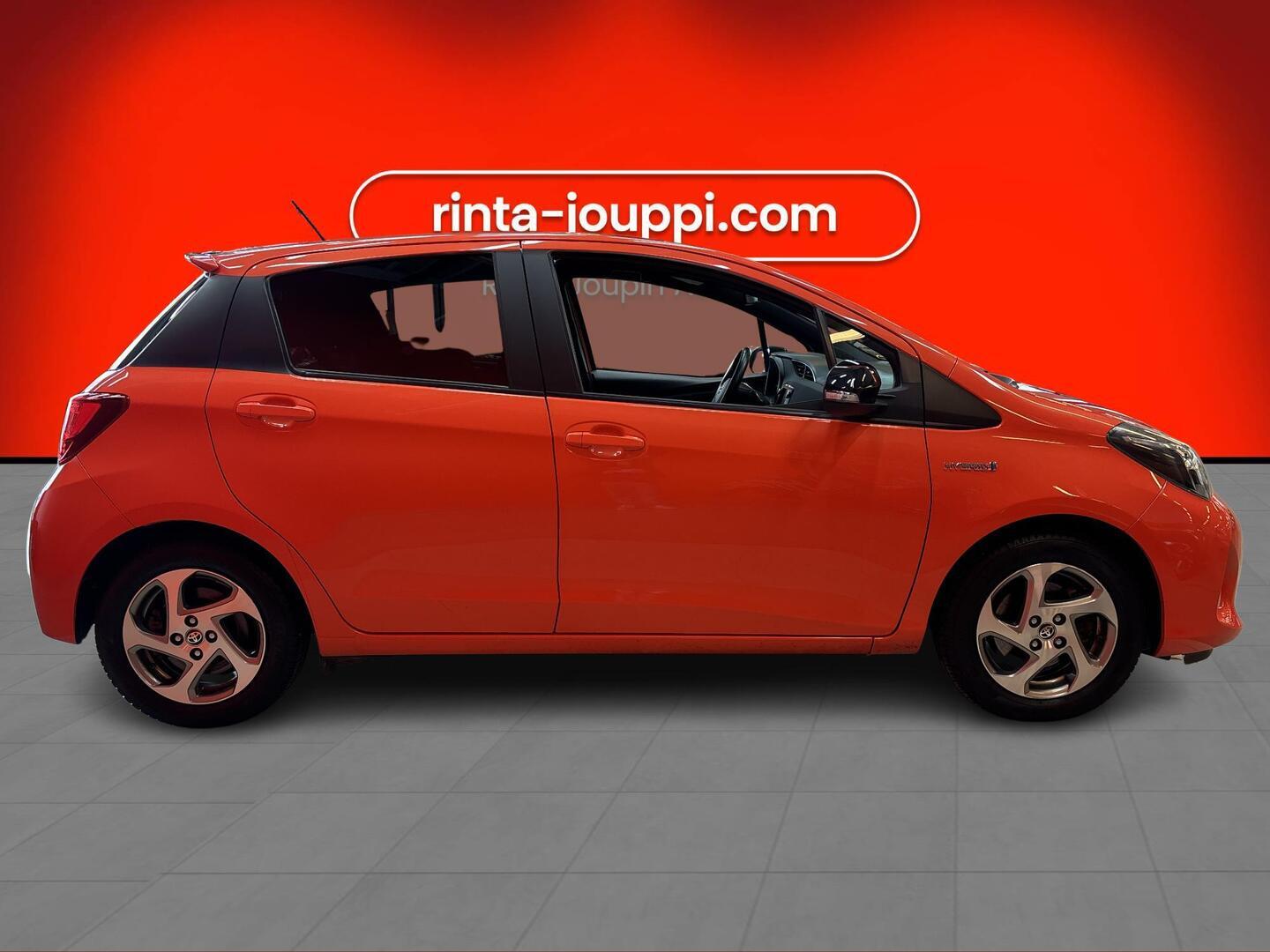 TOYOTA Yaris 2017